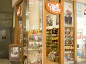 Wejście do sklepu Czas na Herbatę w galerii Branowice w Krakowie.