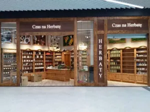 Wejście do sklepu Czas na Herbatę w centrum handlowym Nowa Stacja Pruszków w Pruszkowie.